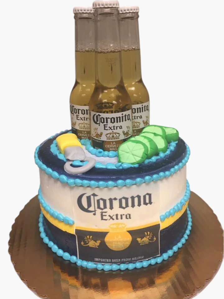 Custom cake by Ewing Cakes 13