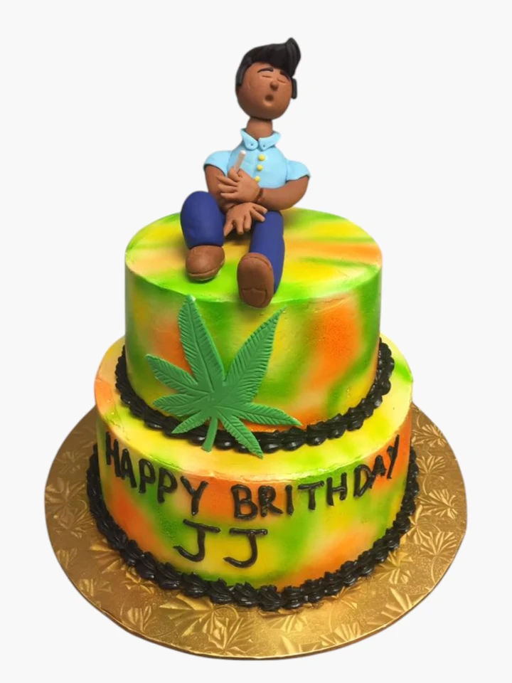 Custom cake by Ewing Cakes 15