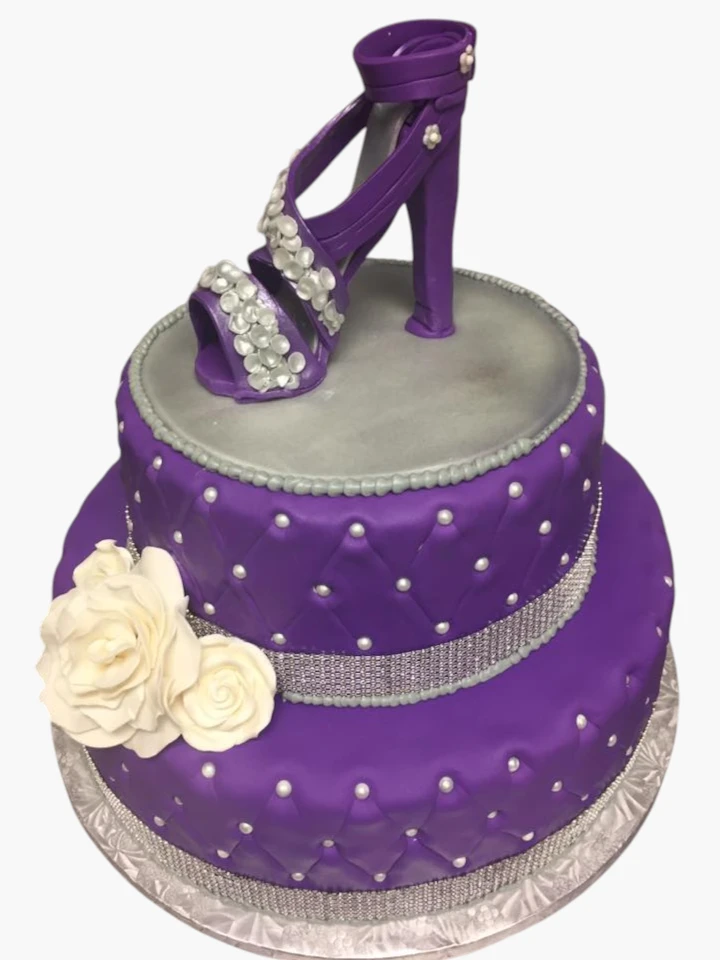 Custom cake by Ewing Cakes 8